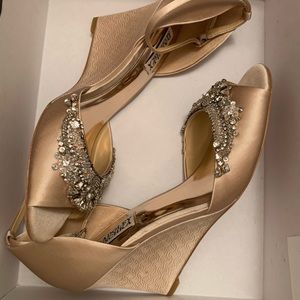 Badgley Mischka malorie latte wedges